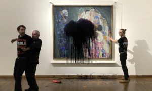 Read more about the article Climate activists throw black liquid at Gustav Klimt painting in Vienna