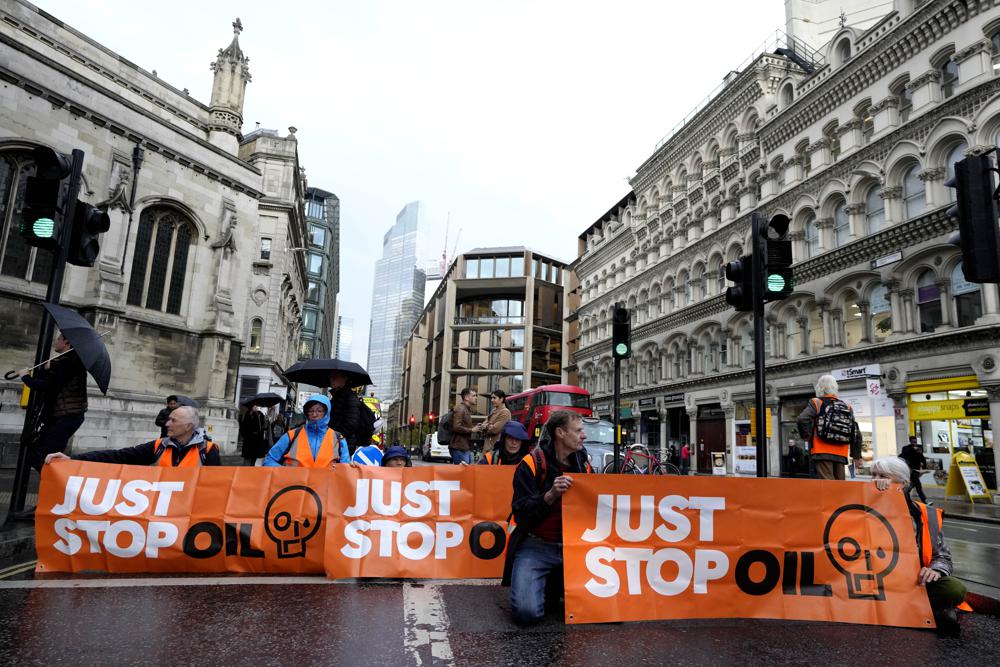 You are currently viewing Just Stop Oil pauses UK highway protest that snarled traffic