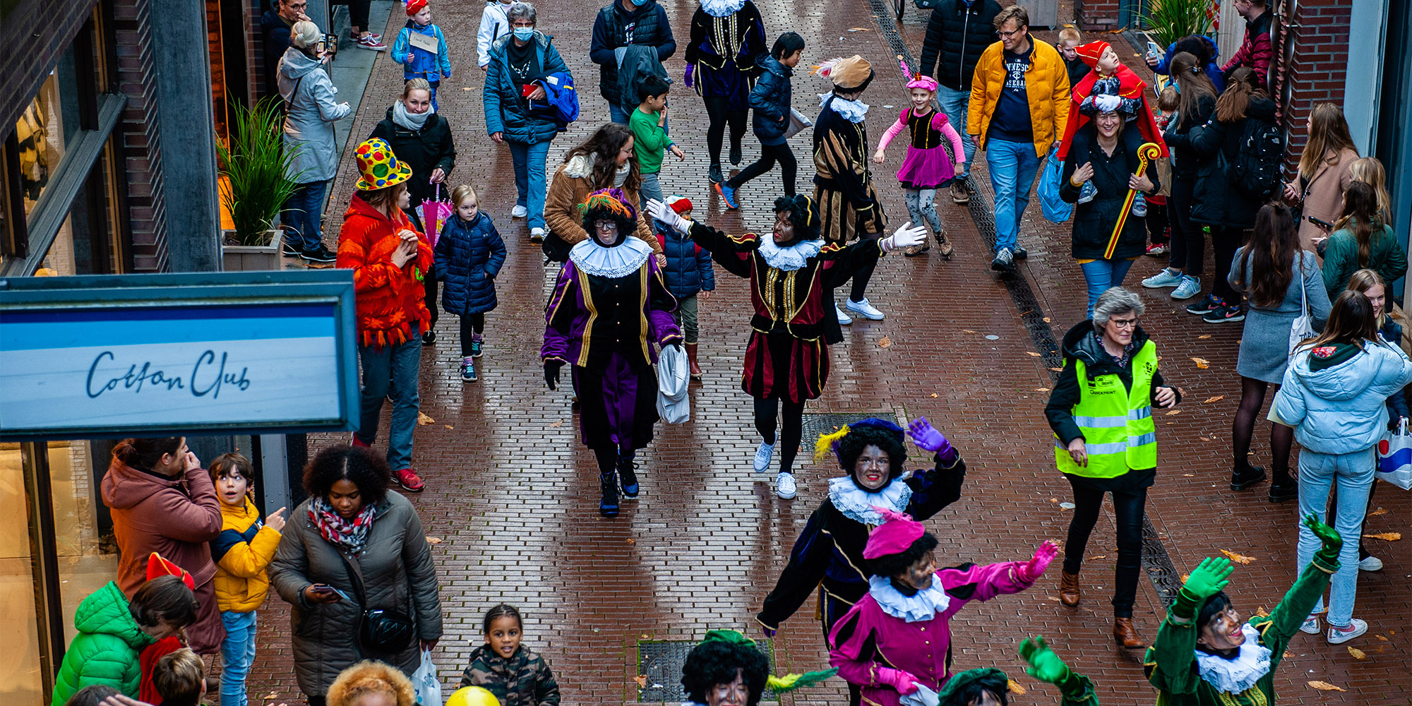 You are currently viewing <strong>Dutch Formally Apologize for Slave Trade But Struggle to Battle Racism at Home</strong>