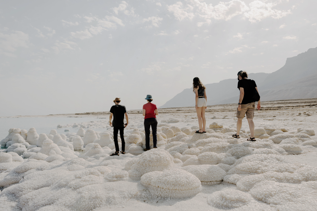 You are currently viewing The Dead Sea is dying. These beautiful, ominous photos show the impact