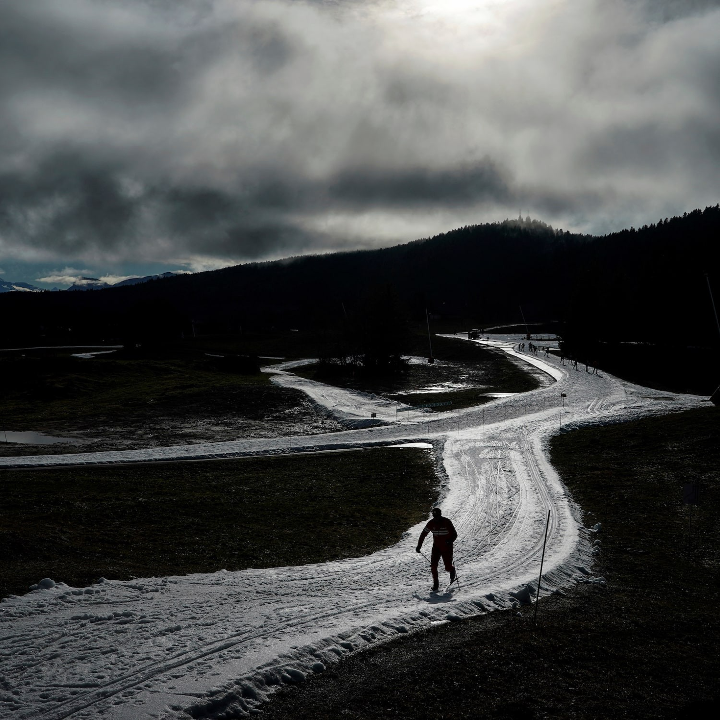 You are currently viewing <strong>Warm weather pushes Northern Hemisphere snow cover to near record lows</strong>