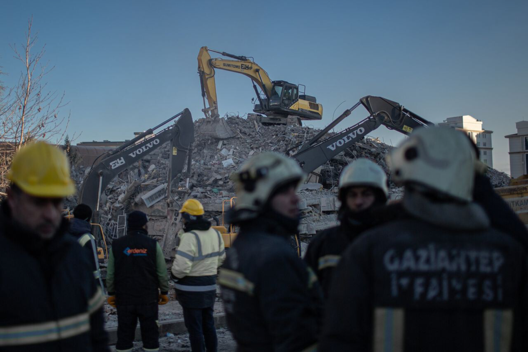 You are currently viewing <strong>Earthquake Turned Apartment Blocks That Symbolized Turkey’s Rise Into Crime Scenes</strong>