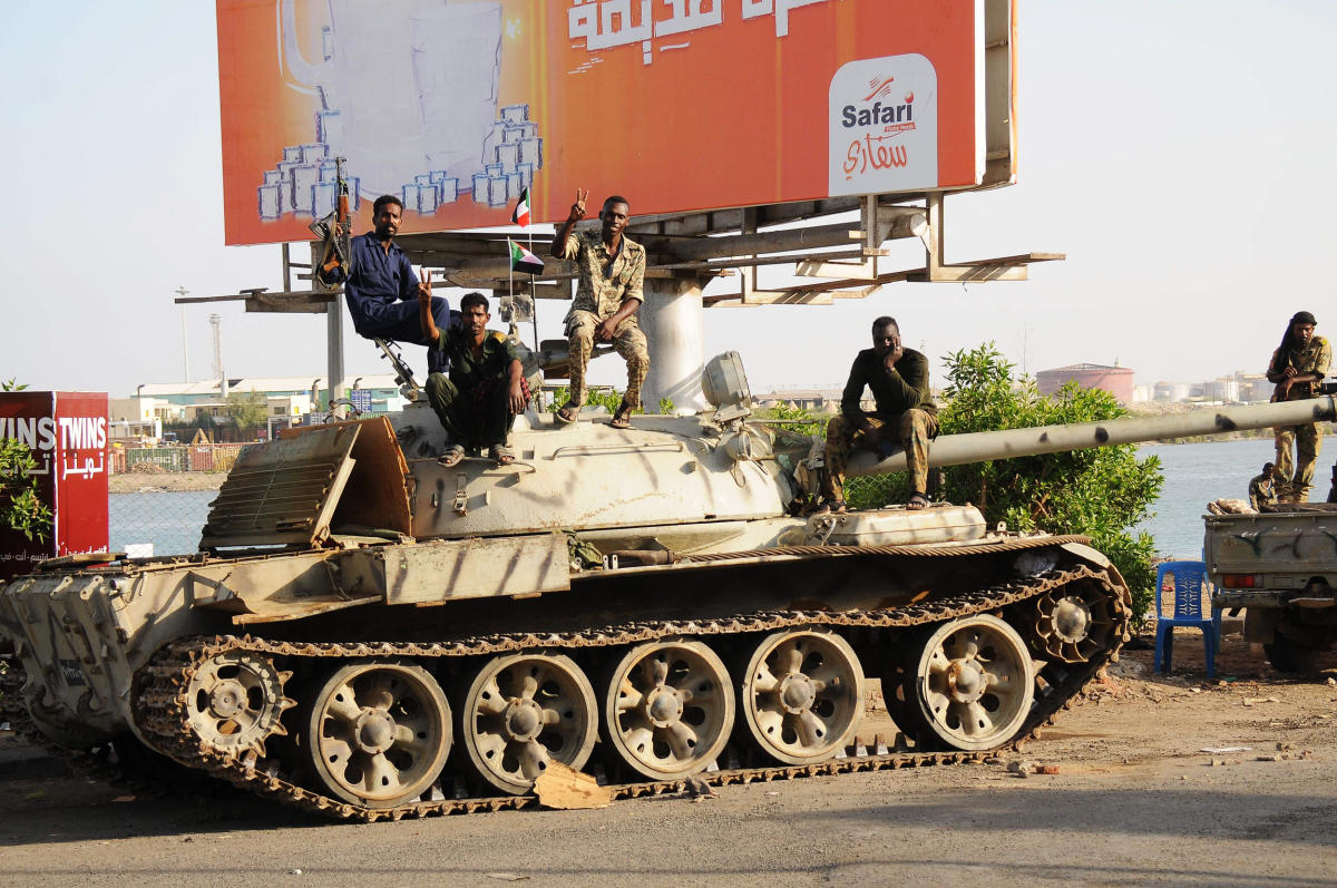 You are currently viewing ‘Shelter in place,’ U.S. Embassy warns citizens as fighting rages in Sudan