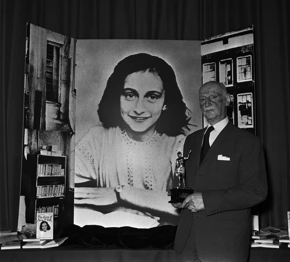 You are currently viewing Illustrated Anne Frank book removed by Florida school