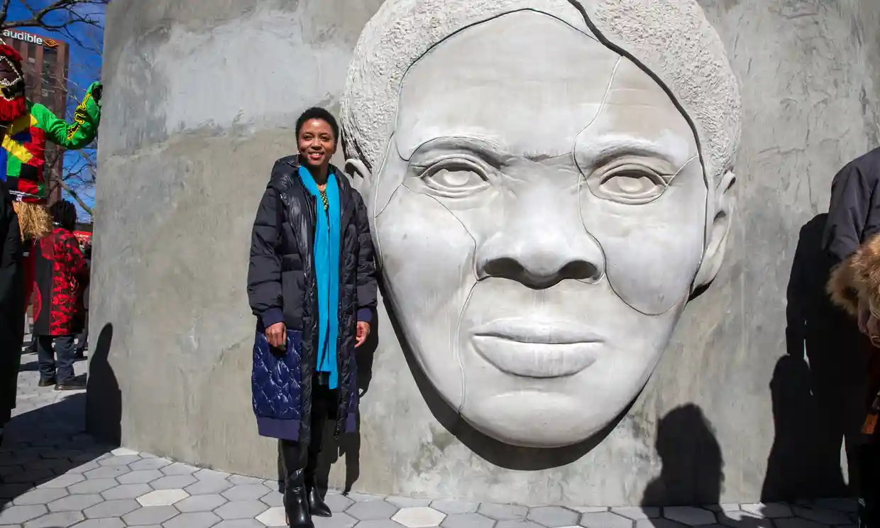 You are currently viewing Newark unveils Harriet Tubman memorial to replace Columbus statue