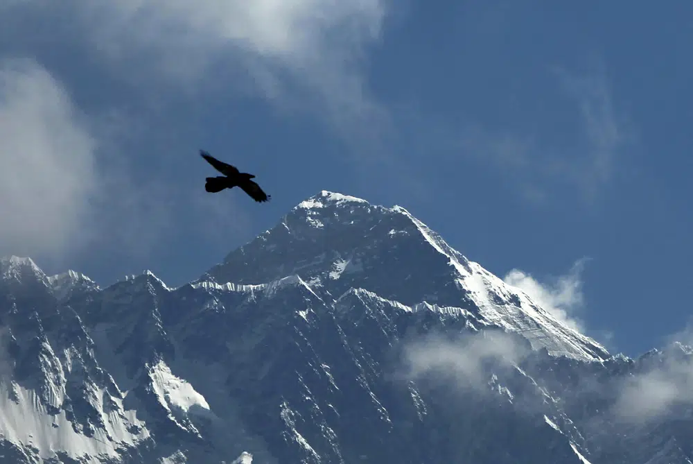 You are currently viewing Climbers celebrate Mount Everest 70th anniversary amid melting glaciers, rising temperatures