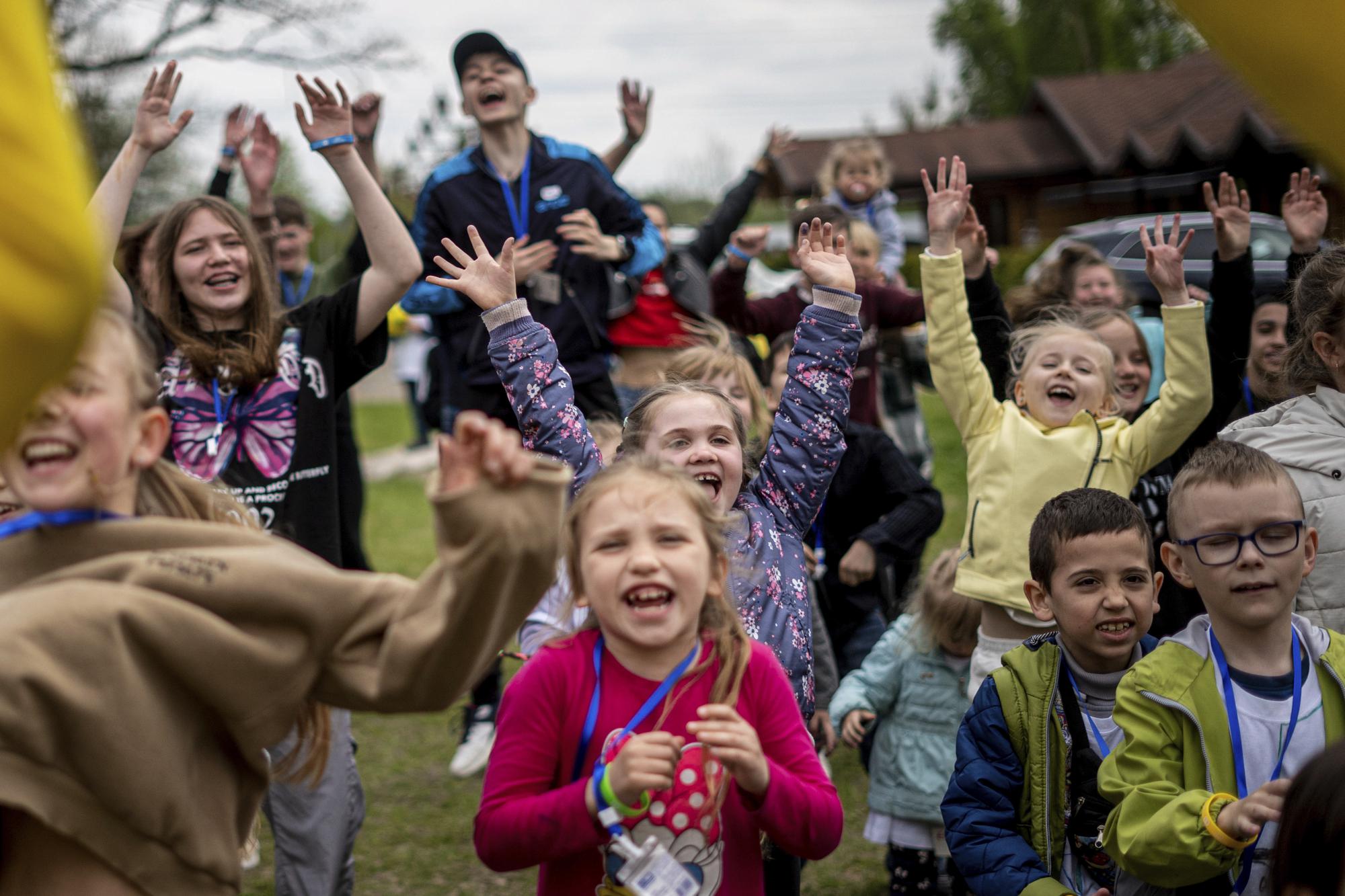 You are currently viewing Scarred by war, Ukrainian children carry on after losing parents, homes and innocence