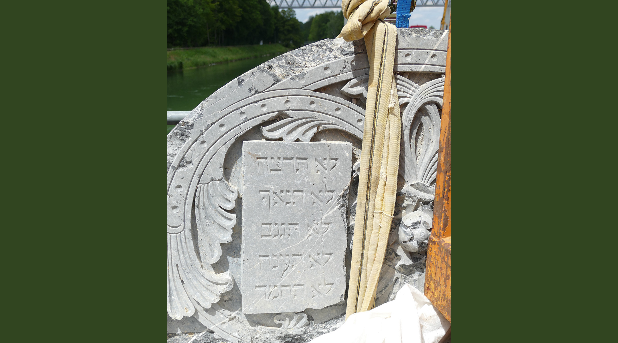 You are currently viewing Nazis destroyed Munich’s main synagogue in 1938. Parts of it were just found in the city’s river.