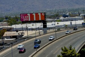 Read more about the article Phoenix scorches at 110 for 19th straight day, breaking big US city records in global heat wave