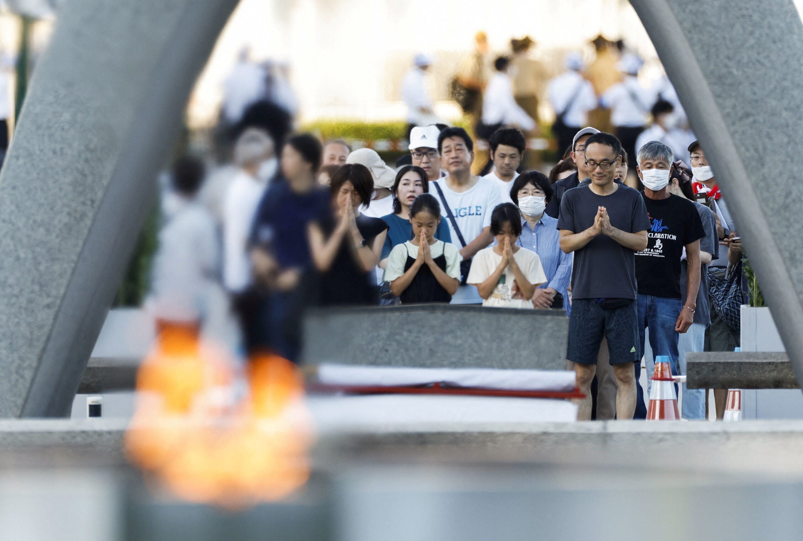 You are currently viewing Hiroshima marks a-bomb anniversary, calls nuclear deterrence “folly”