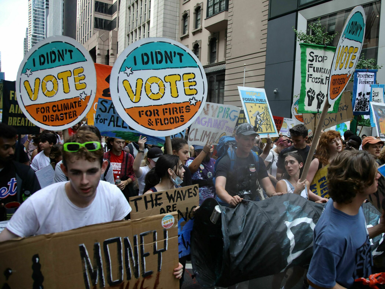 You are currently viewing Young people think climate change is a top issue but when they vote, it’s complicated