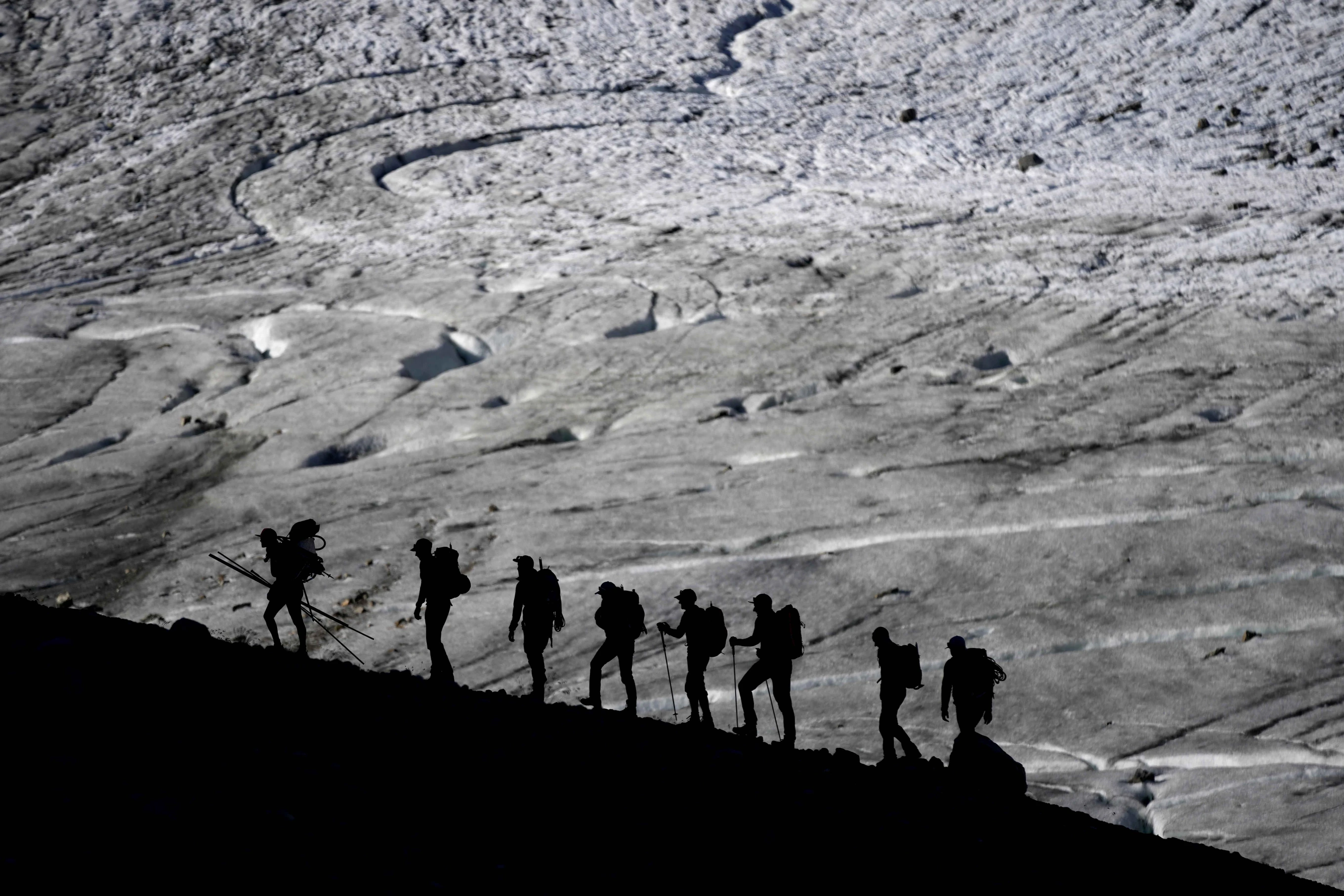 You are currently viewing AP PHOTOS: In the warming Alps, Austria’s melting glaciers are in their final decades