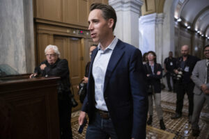 Read more about the article As Hollywood honors ‘Oppenheimer,’ Hawley asks for attention to radiation exposure victims