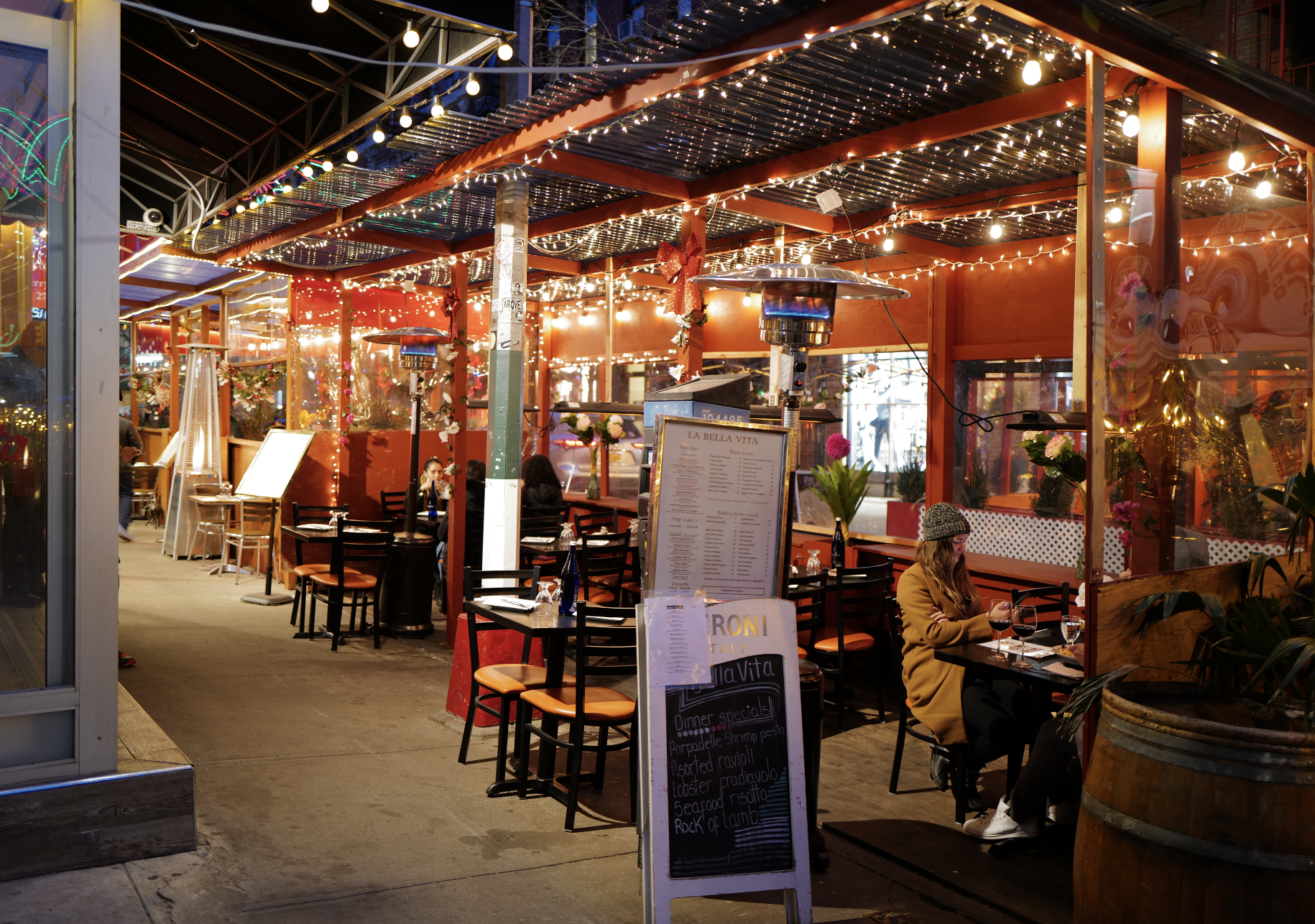 You are currently viewing You may no longer be allowed to smoke while dining outdoors in NYC