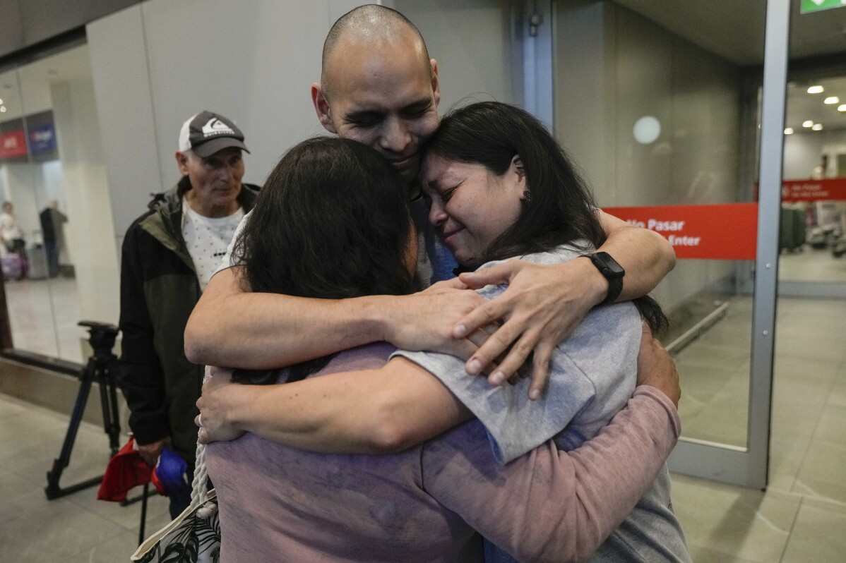 You are currently viewing Illegally adopted during Chile’s dictatorship, they’re now reuniting with biological families