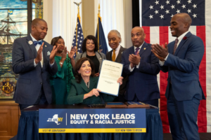 Read more about the article GOVERNOR HOCHUL, MAJORITY LEADER STEWART-COUSINS AND SPEAKER HEASTIE ANNOUNCE APPOINTMENTS TO NEW YORK STATE’S COMMISSION TO STUDY REPARATIONS AND RACIAL JUSTICE