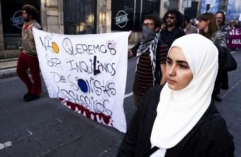 You are currently viewing ‘Cleansing the world of Jews’: Porto housing protest turns antisemitic