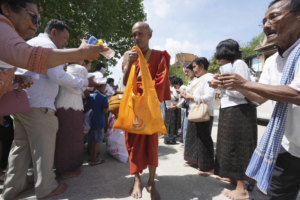 Read more about the article From South Korea to India, devotees mark the birthday of Buddha with lanterns and prayers