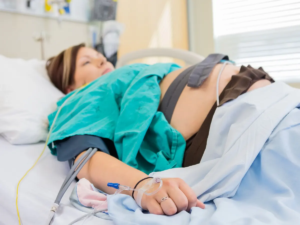 Read more about the article Epidural during labor reduces severe complications by 35%