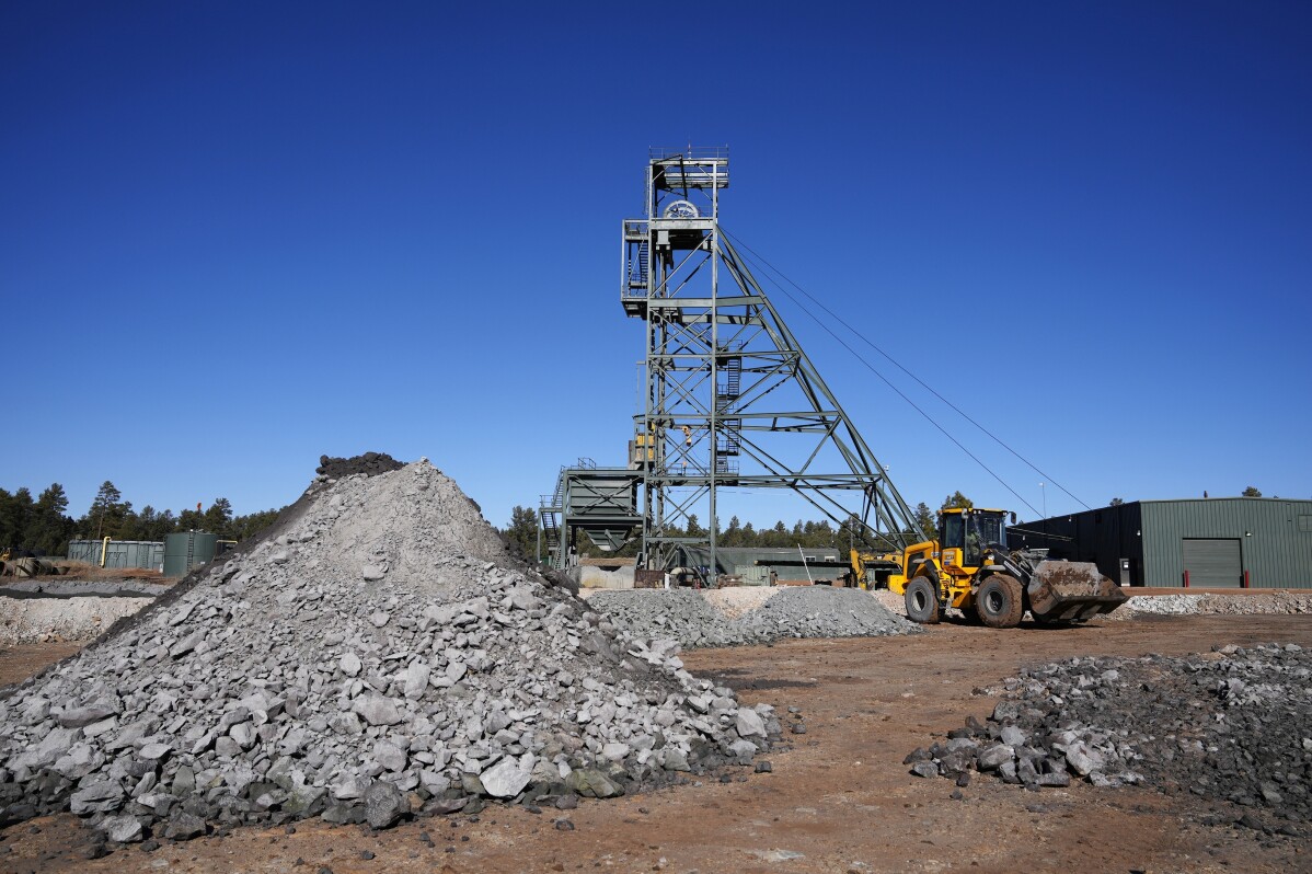 You are currently viewing Navajo Nation plans to test limit of tribal law preventing transportation of uranium on its land