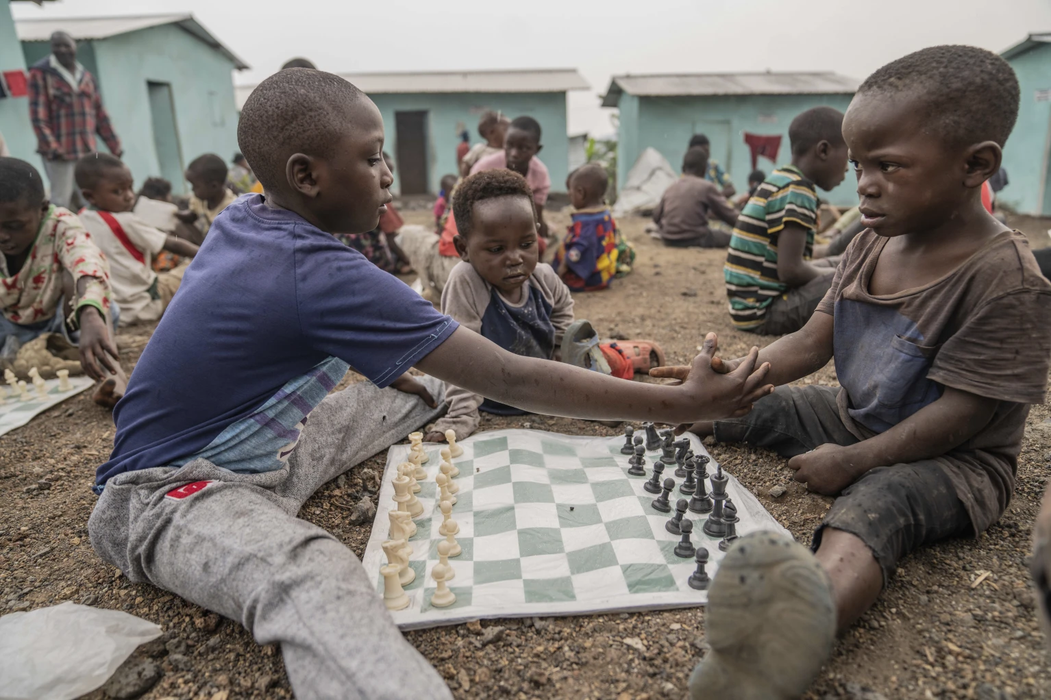 You are currently viewing A chess club for kids thrives in a Congo refugee camp. It’s about more than the game