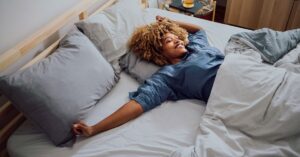 Read more about the article Sleep experts’ 5-minute habits for falling asleep faster