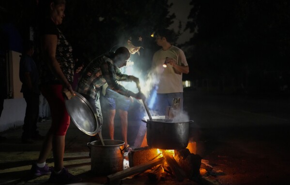 You are currently viewing Cuba gets some electricity back after major power outage left millions in the dark