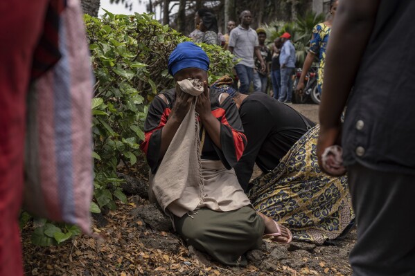 You are currently viewing At least 78 people died when a boat with 278 on board capsized in eastern Congo, official says