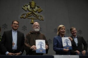 Read more about the article Pope’s child protection board urges transparency from Vatican sex abuse office and compensation