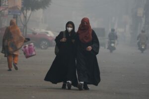 Read more about the article Record-high pollution sickens thousands in Pakistan’s cultural capital of Lahore