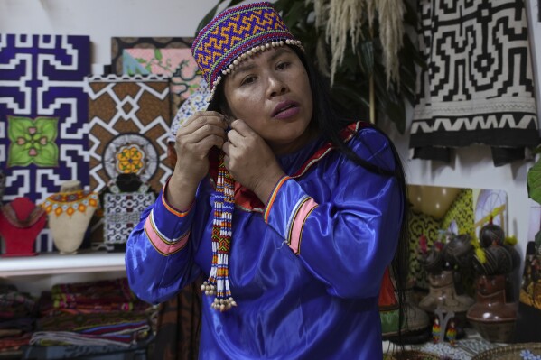 You are currently viewing These Peruvian women left the Amazon, but their homeland still inspires their songs and crafts