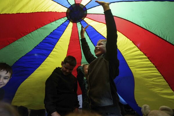 You are currently viewing ‘Reindeer’ volunteers bring holiday magic to Ukrainian children living on the frontlines