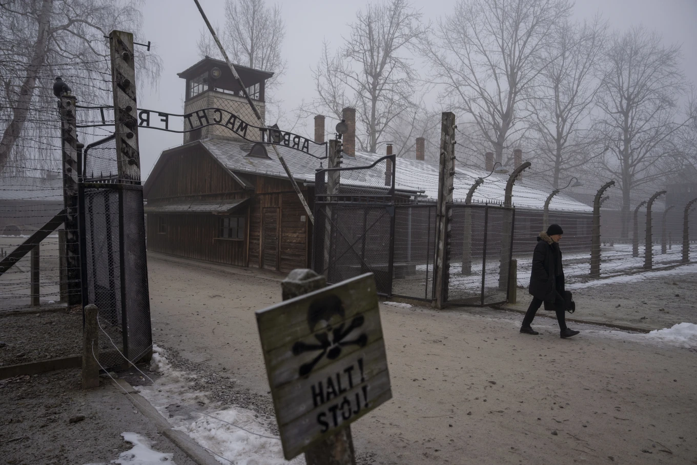 You are currently viewing Silence pervades Auschwitz on the eve of the 80th anniversary of the camp’s liberation