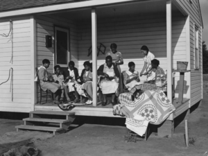 Read more about the article From the Antebellum South to the Civil Rights Movement, Black American Women Have Long Told Their Stories Through Quilts