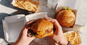Read more about the article Ultra-Processed Foods Linked to Over 124,000 Preventable Deaths in the U.S