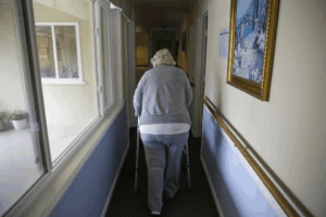 Read more about the article Older adults in the US are increasingly dying from unintentional falls