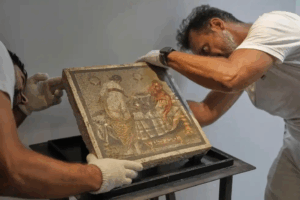 Read more about the article Roman-era mosaic panel with erotic theme that was stolen during World War II returns to Pompeii
