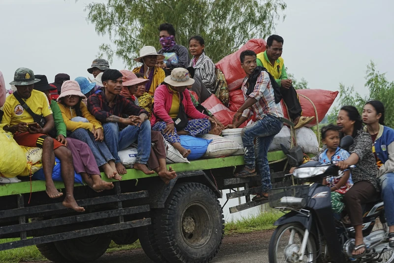 You are currently viewing Tens of thousands flee their homes as Thailand and Cambodia clash