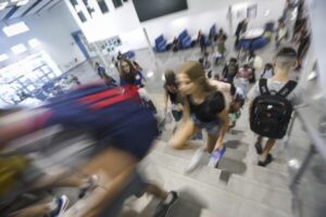 Read more about the article How to get kids back on a sleep schedule for the school year