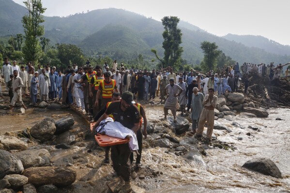 You are currently viewing Pakistan’s monsoon flooding death toll rises to 220 as forecasters warn of more rain to come