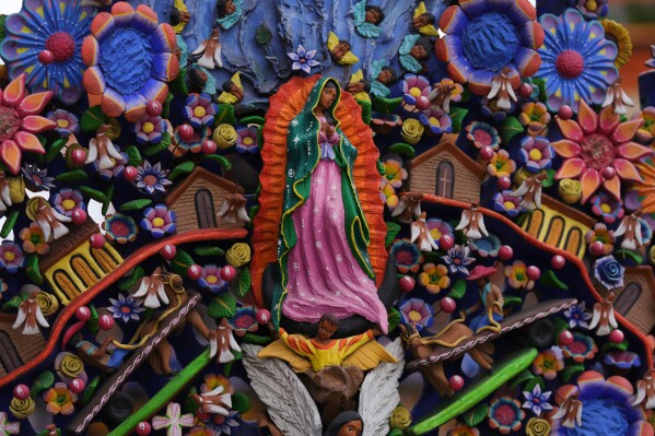 You are currently viewing Mexican artisans turn clay into Trees of Life that are celebrated worldwide