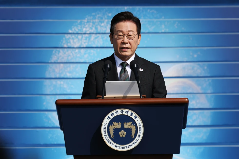 You are currently viewing South Korea’s president apologizes over poorly managed foreign adoption programs