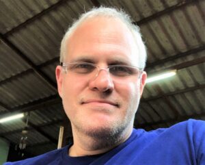 Read more about the article While living and working in Bangkok, I met a 24-year-old sex trafficking victim from Kenya at the airport. She was returning home after being rescued. This woman had a college degree but struggled to find a good job back home.