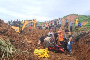 Read more about the article Indonesian rescuers search for survivors as the death toll from floods and landslides tops 300