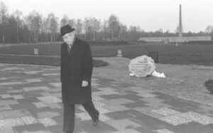 Read more about the article Irish government slams Dublin plan to remove name of Chaim Herzog from city park