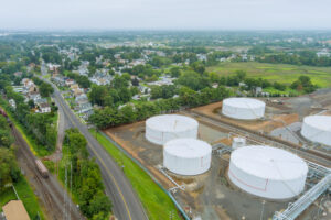 Read more about the article Nearly 47 Million Americans Could Potentially Be Exposed to Health Hazards Because They Live Within a Mile of Fossil Fuel Infrastructure