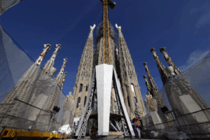 Read more about the article Still Unfinished After 143 Years, Barcelona’s Dazzling Sagrada Familia Is Now the Tallest Church in the World