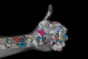 Read more about the article Scientists find microplastics in human bones