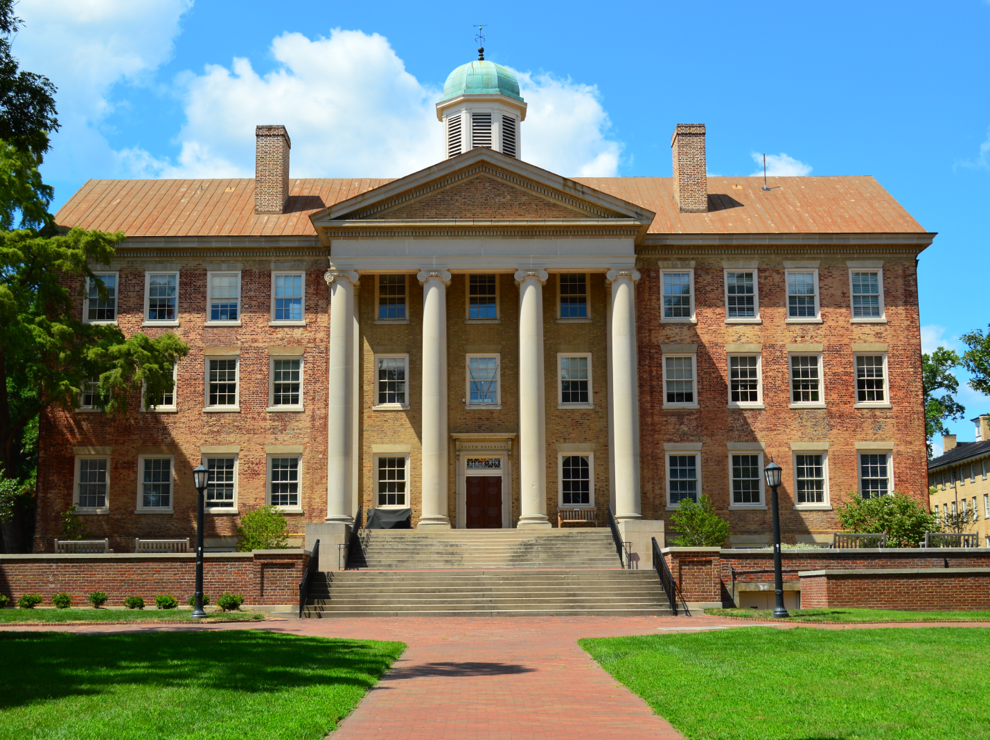 You are currently viewing Trump Administration Says It Wants to Fight Racial Discrimination in College Admissions–Then Things Got Weird