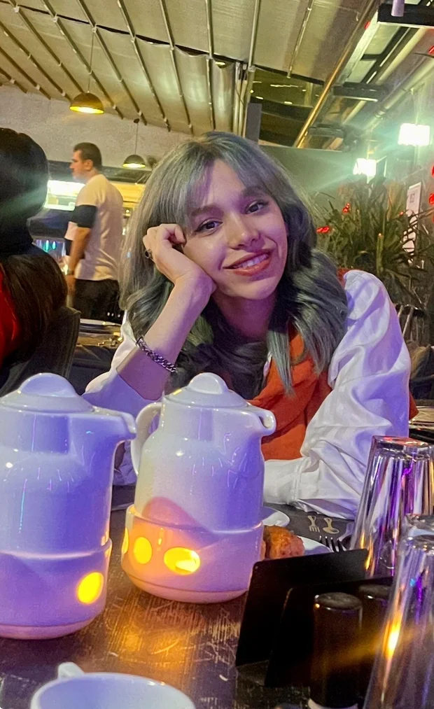You are currently viewing A 23-year-old fashion student was killed in Iran’s protests. Her mother searched through hundreds of bodies to bring her home.